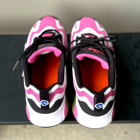 Nike Shoes - Picture 4 of 5